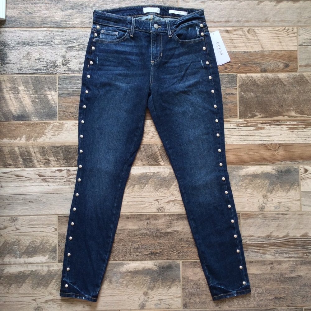 💙STUDDED SEXY GUESS JEANS💙